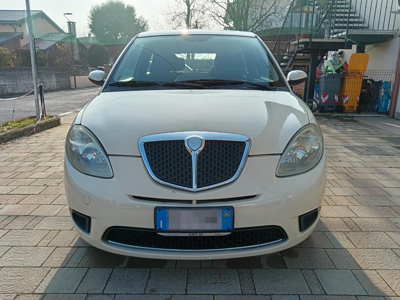Lancia Ypsilon 1.4 16V Oro Bianco