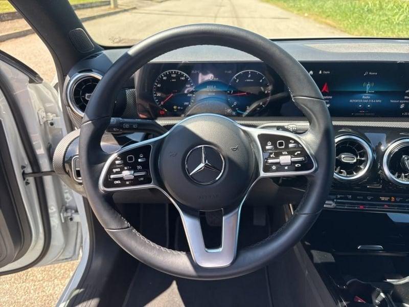Mercedes-Benz Classe A A 180 D SPORT AUTO