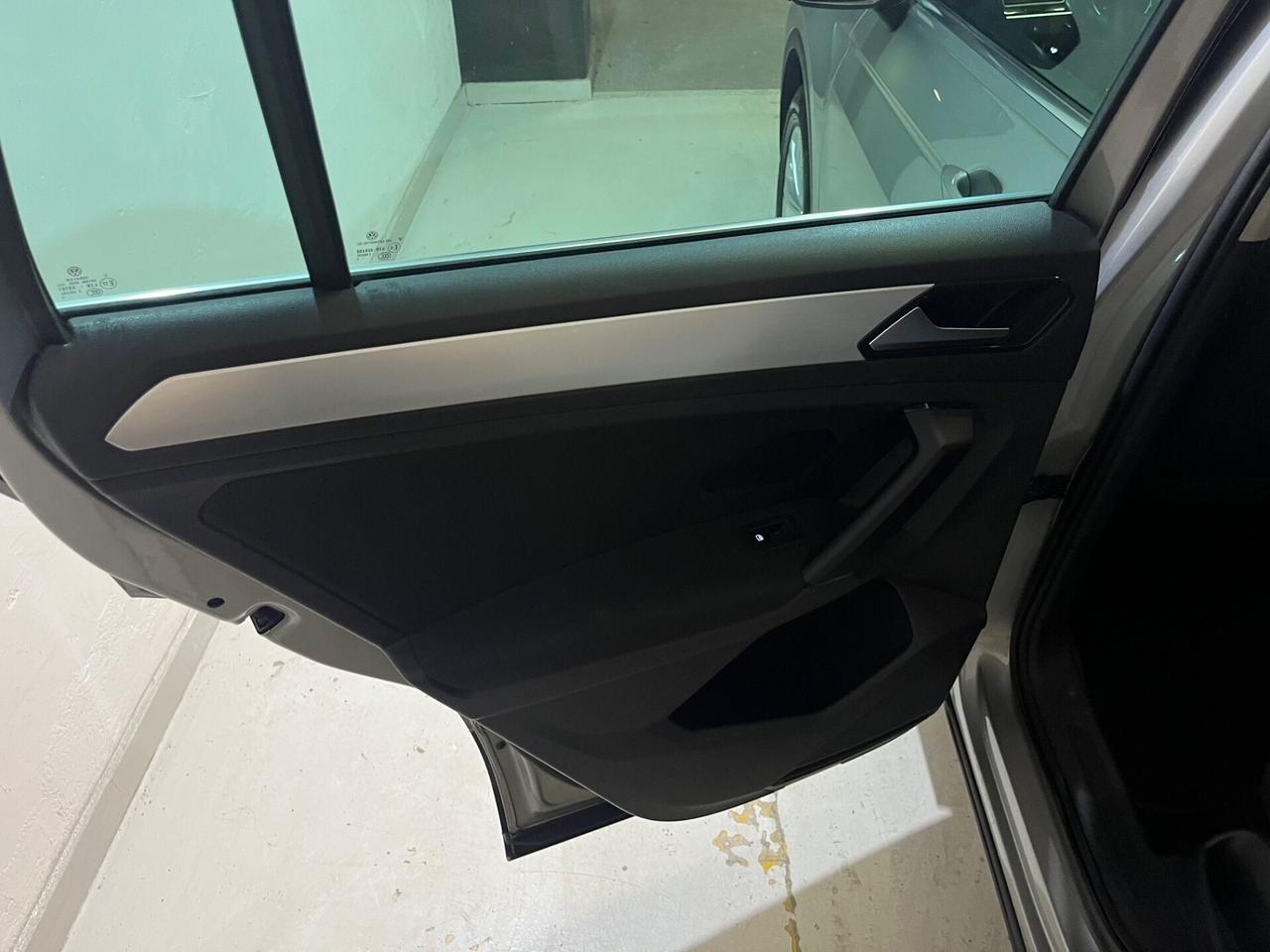 Volkswagen Tiguan 1.6 TDI SCR Sport BlueMotion Technology