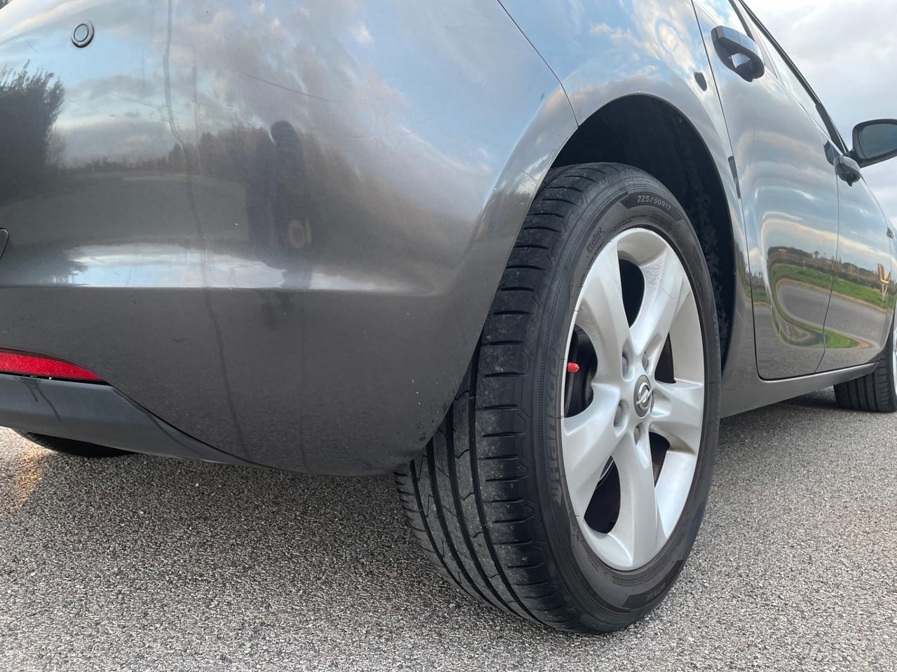 Opel Astra 1.7 CDTI 110CV 5 porte