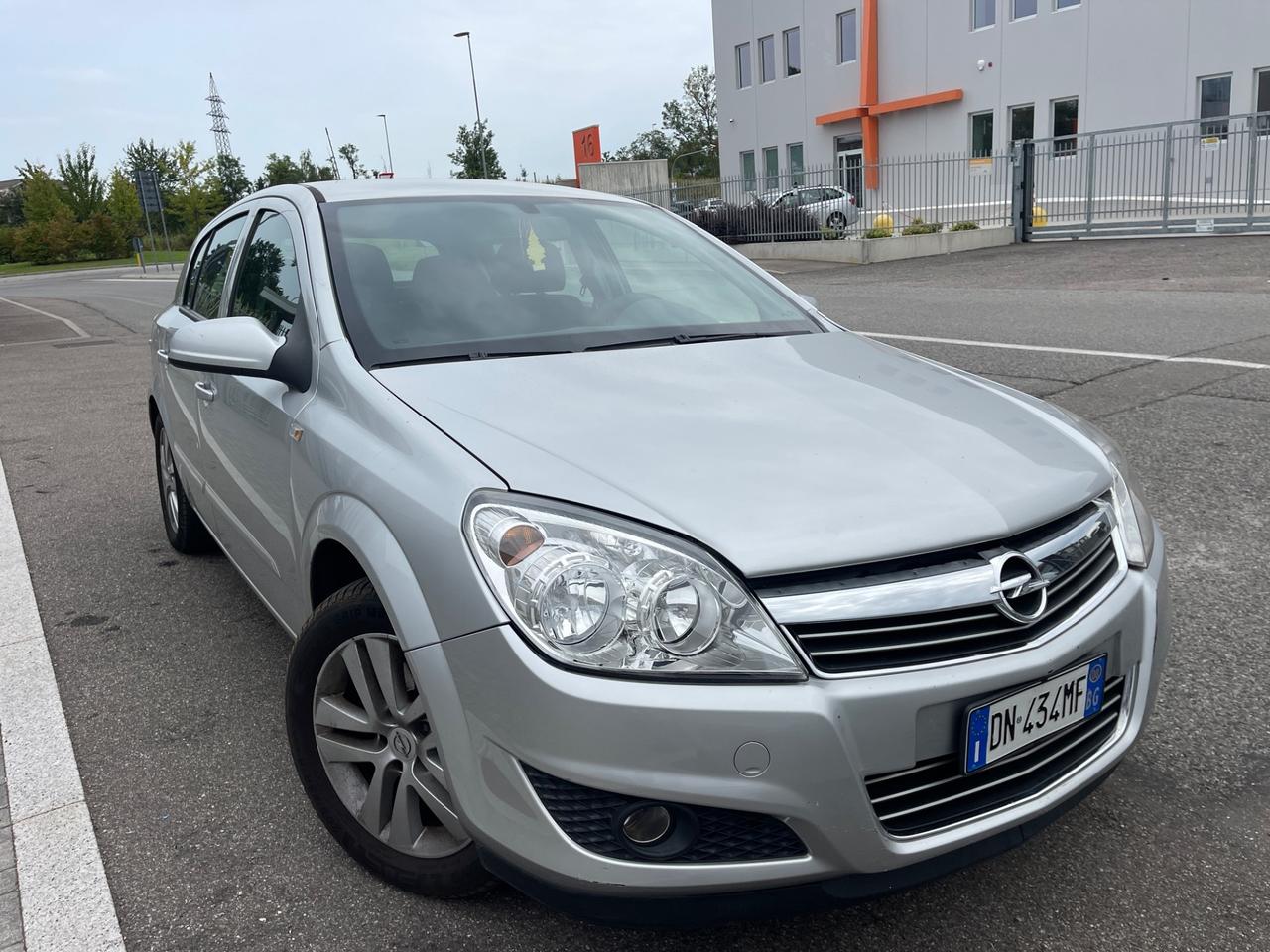 OPEL ASTRA 1.6 BENZINA-GPL 2028 EURO4 NEOPATENTATI