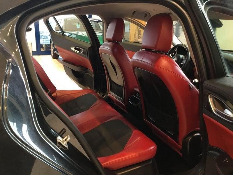 Alfa Romeo Giulia 2.2 Turbo MT6 180CV Super