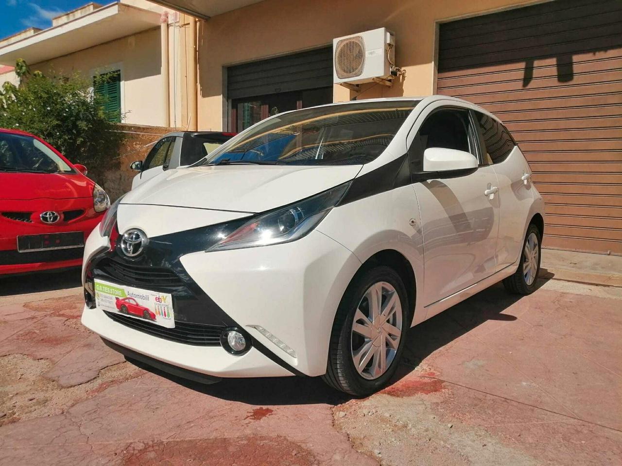 Toyota Aygo 1.0 69 CV NAVI 2017 Full