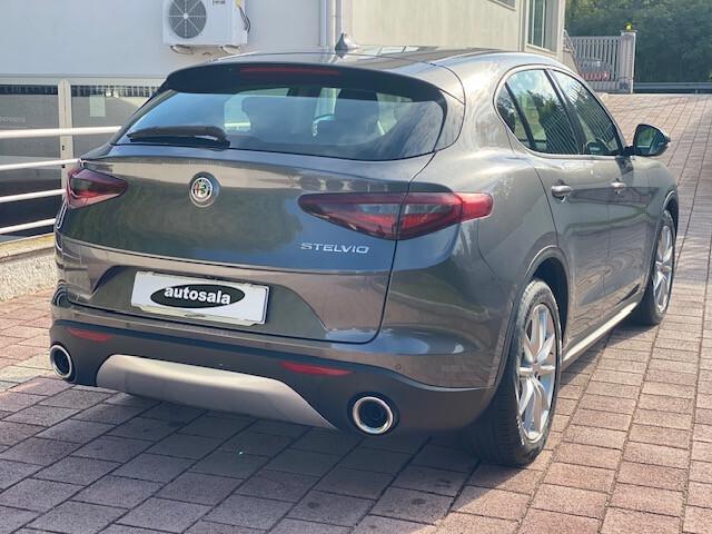 Alfa Romeo Stelvio 2.2 Turbodiesel 180 CV AT8 RWD Super