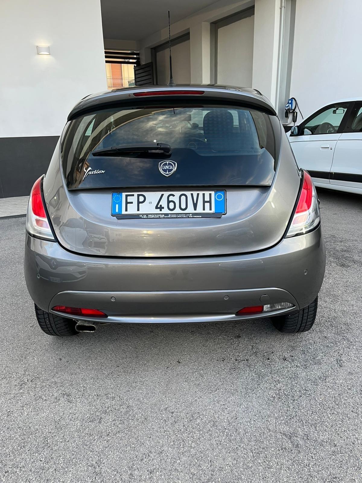 Lancia Ypsilon 1.2 69 CV 5 porte GPL Ecochic Silver