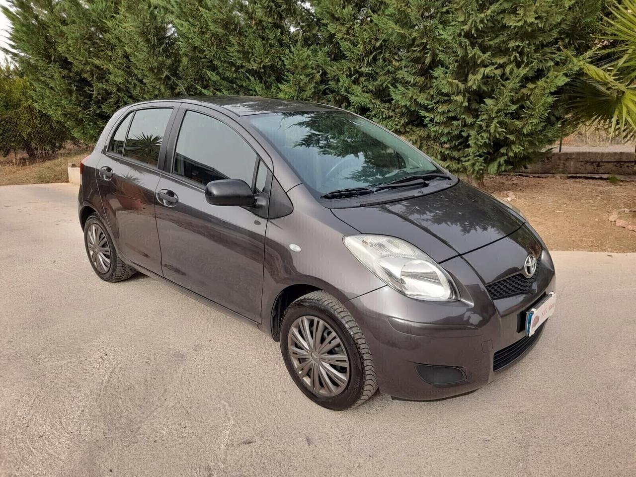 Toyota Yaris 1.0 5 porte Sol