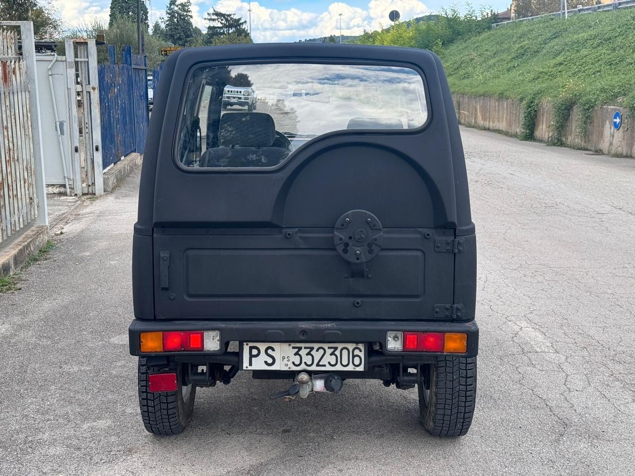 Suzuki Santana