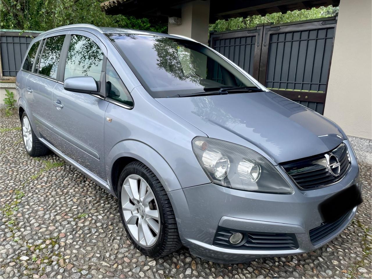 Opel Zafira 1.9 CDTI 120CV Cosmo *7 POSTI*