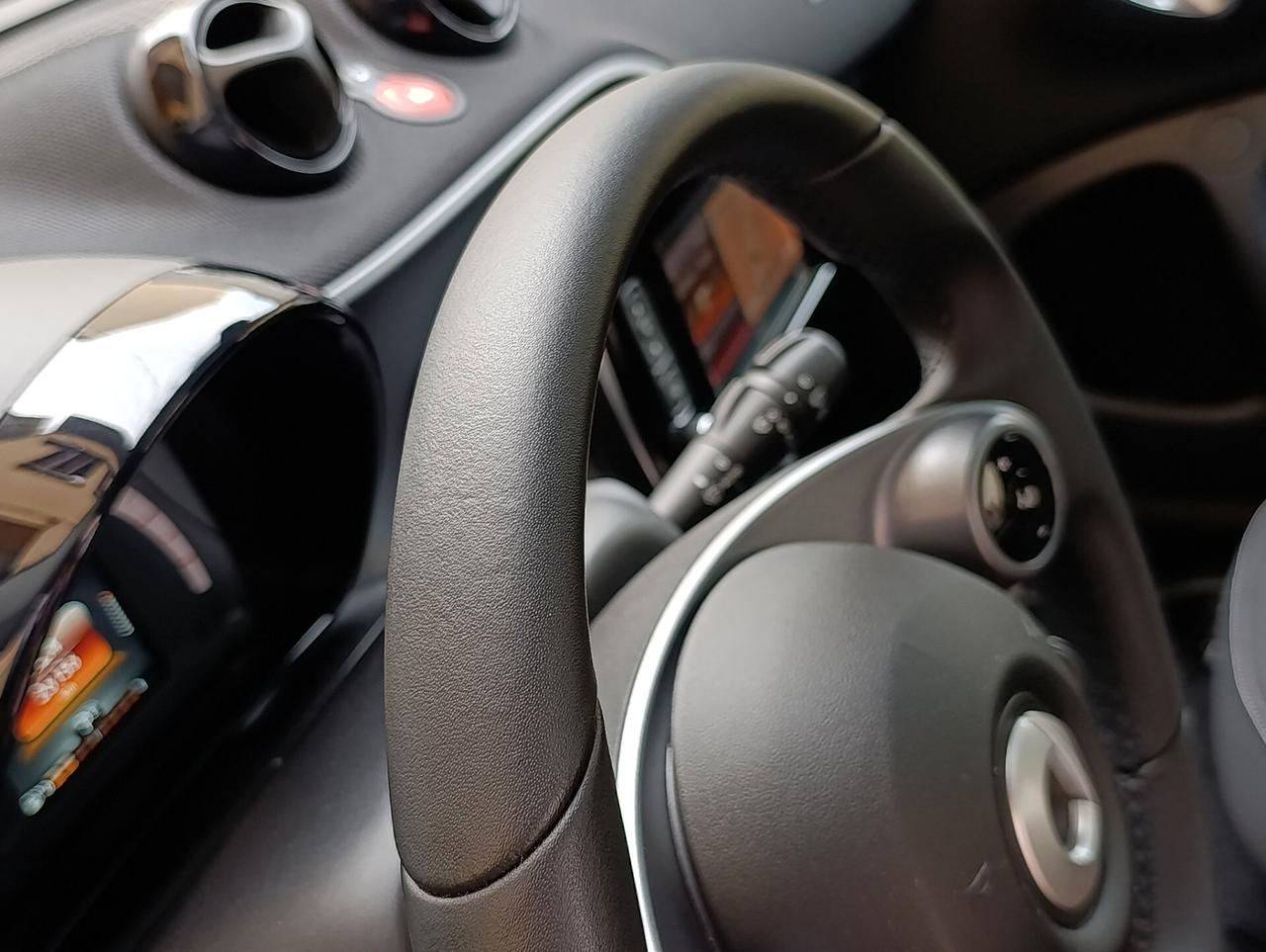 Smart ForTwo 70 1.0 twinamic Passion 2019 solo km 26.156
