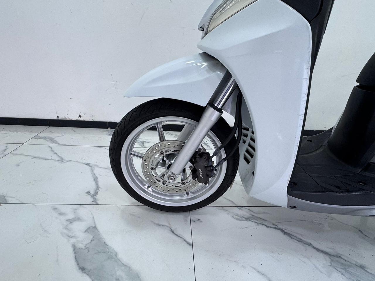 Honda SH 300 ABS-TAGLIANDATO E REVISIONATO-2015