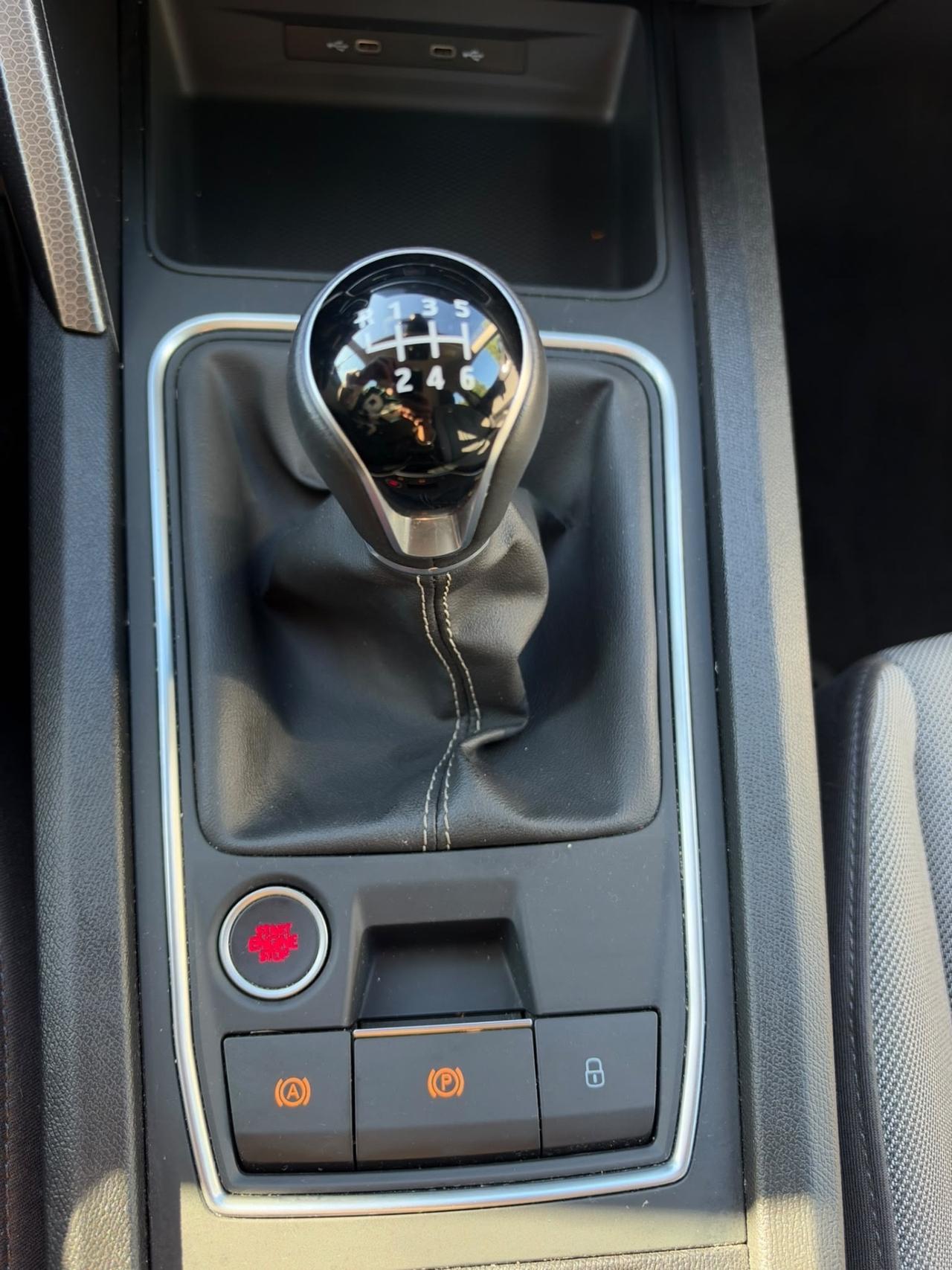 Seat Leon Sportstourer 1.5 Benzina-Metano // Neopatentati