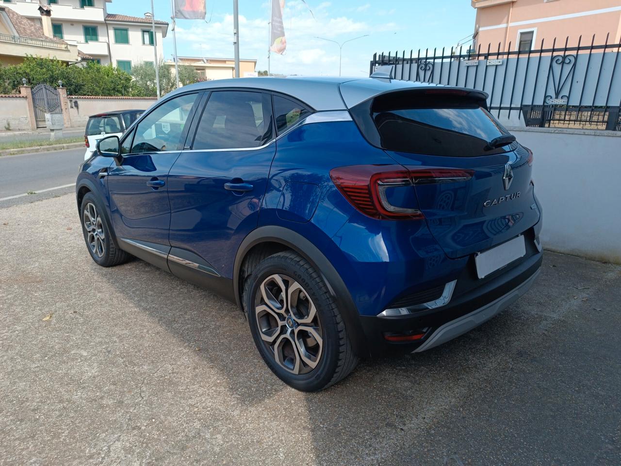 Renault Captur Plug-in Hybrid E-Tech 160 CV Intens