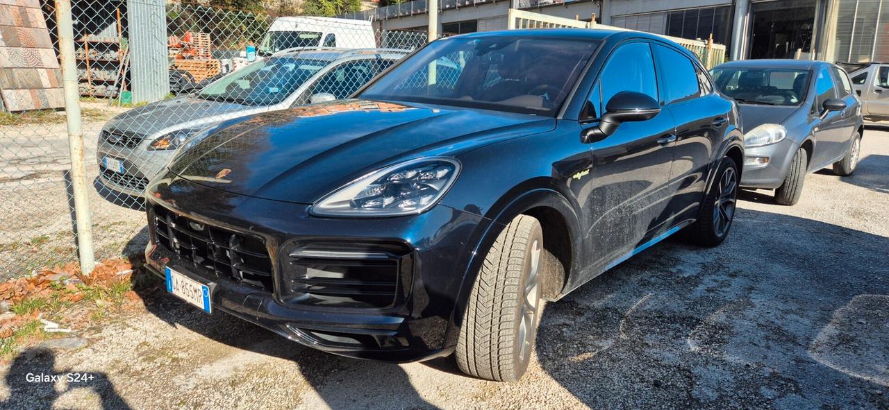 Porsche Cayenne Coupé 3.0 V6 E-HYBRID 340CV