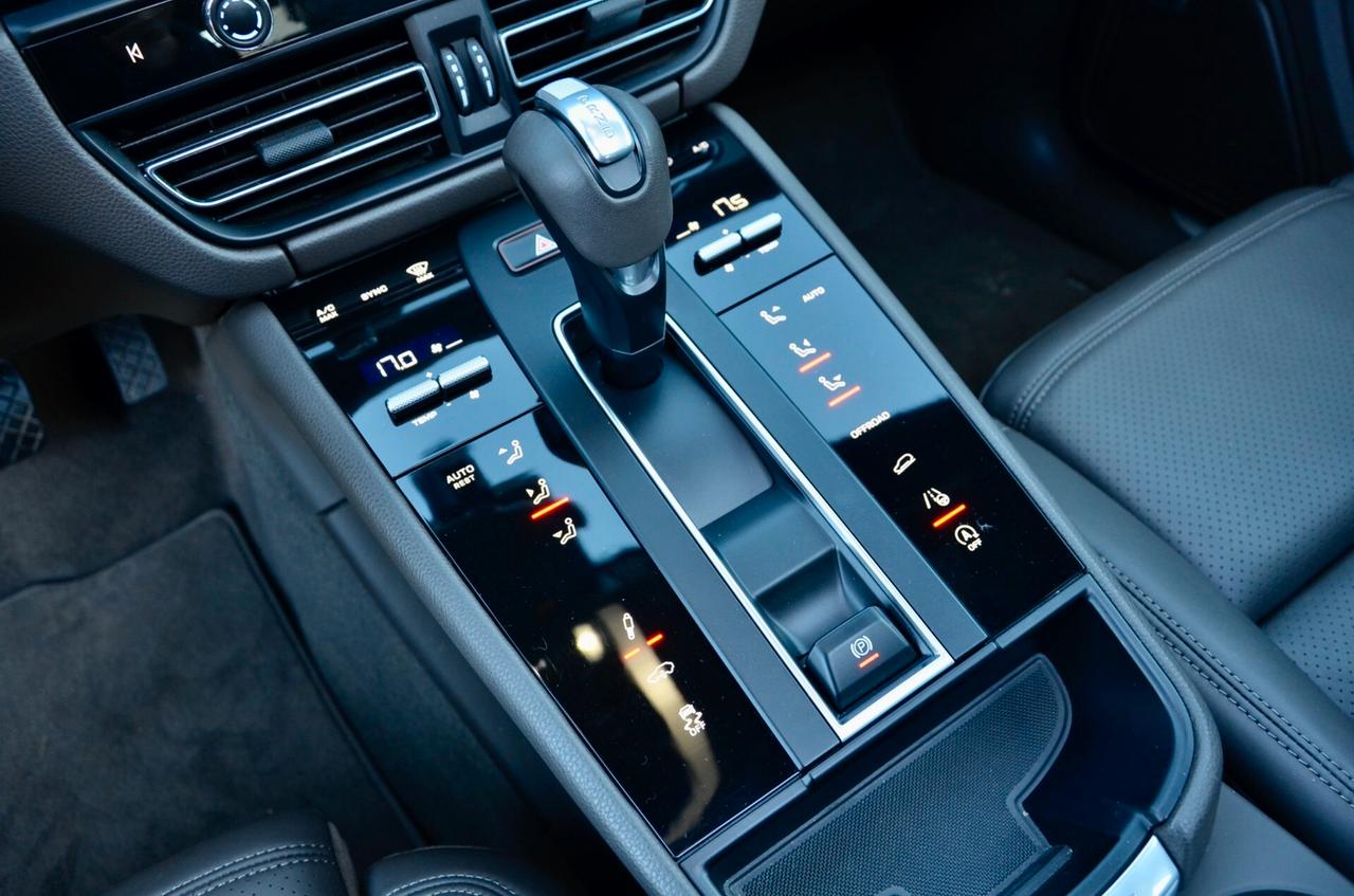 PORSCHE MACAN S 2.9 380cv PDK, UFF ITALIANA, SERVICE PORSCHE, TETTO, MATRIX, SPORT CHRONO PLUS, HI-FI BOSE, SOSPENSIONI ADATTIVE, RETROCAMERA 360°, PERMUTE