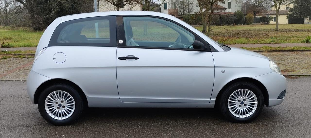 Lancia Ypsilon 1.4 Argento Ecochic GPL