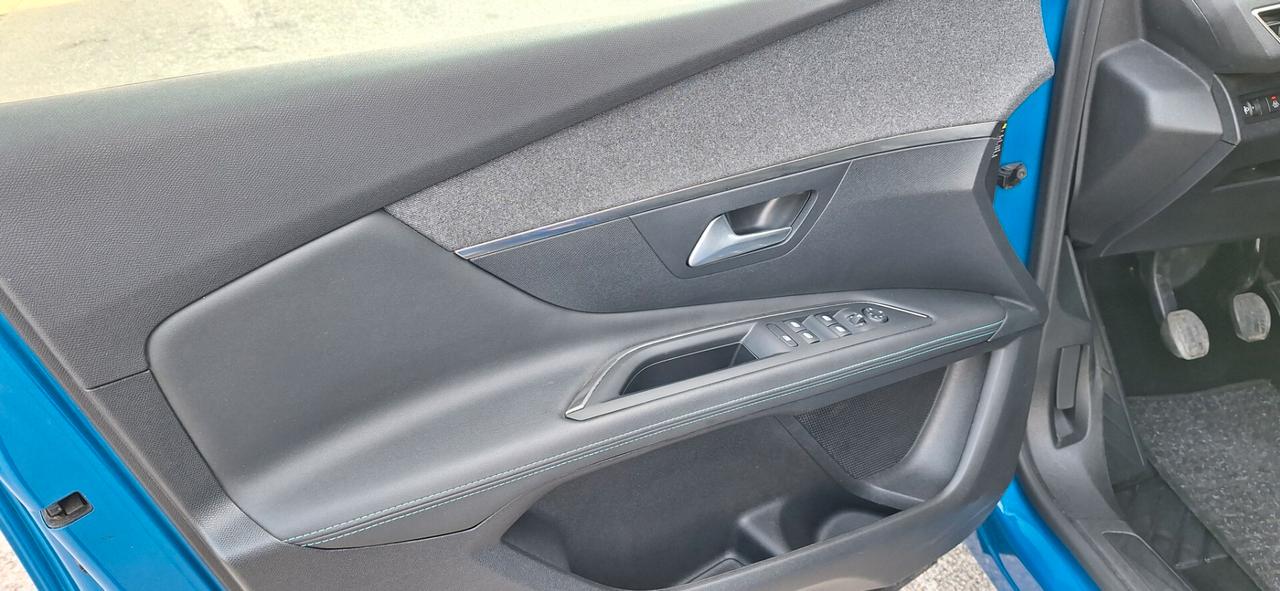 Peugeot 3008 1.2 BENZINA Turbo 130 CV Allure