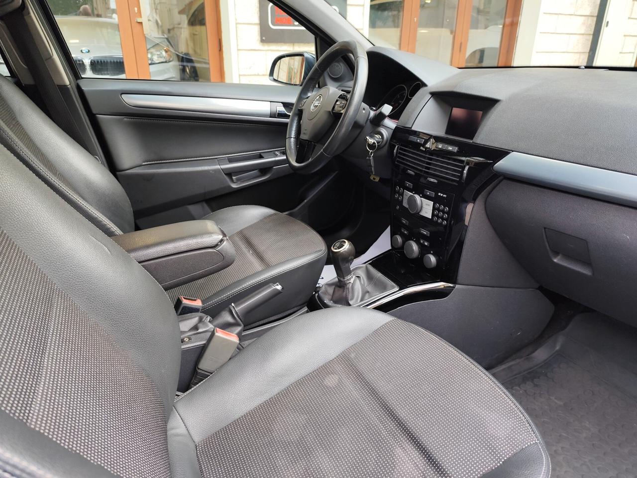 Opel Astra 1.7 CDTI 110CV COSMO BERLINA