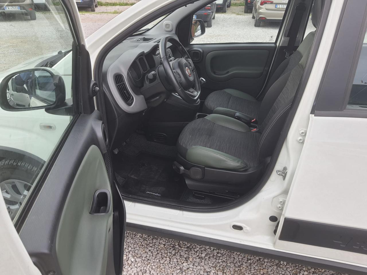 fiat panda 4x4 aziendale fatturabile con iva esposta verttura italiana 1.3 diesel 95 cv prezzo al netto di € 2000 di rottamazione