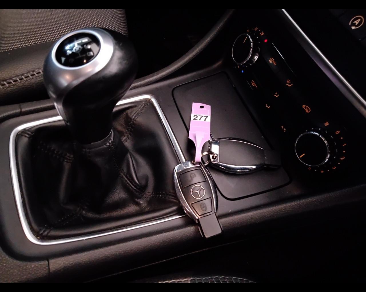 Mercedes-Benz GLA-X156 2017 - GLA 180 d Sport