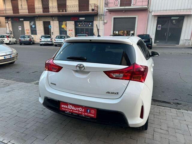 Toyota Auris 1.4 D-4D Lounge