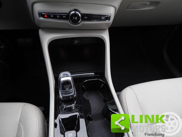 VOLVO XC40 T3 Geartronic Inscription FINANZIABILE