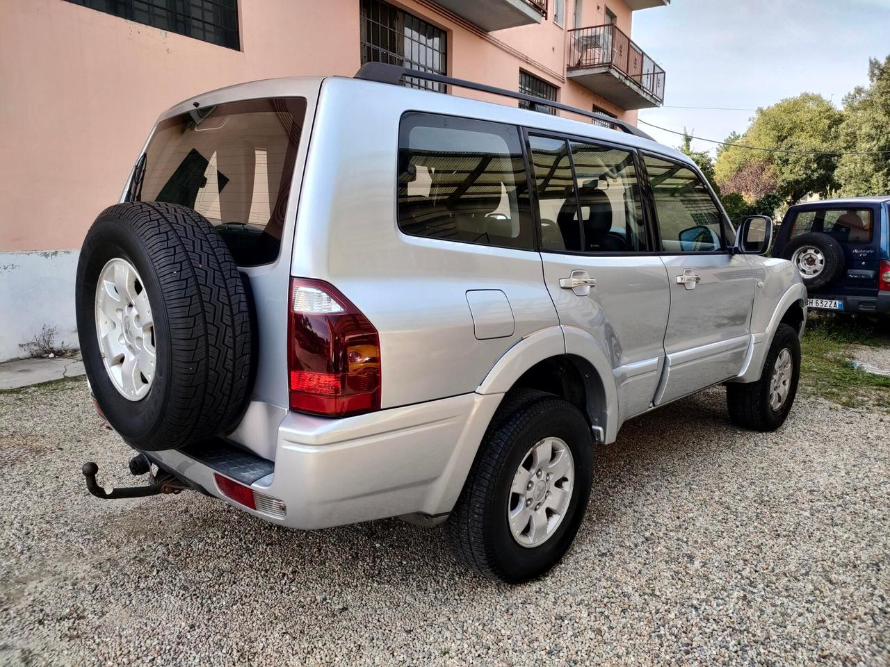 Mitsubishi Pajero 3.2 16V DI-D 7 posti e gancio