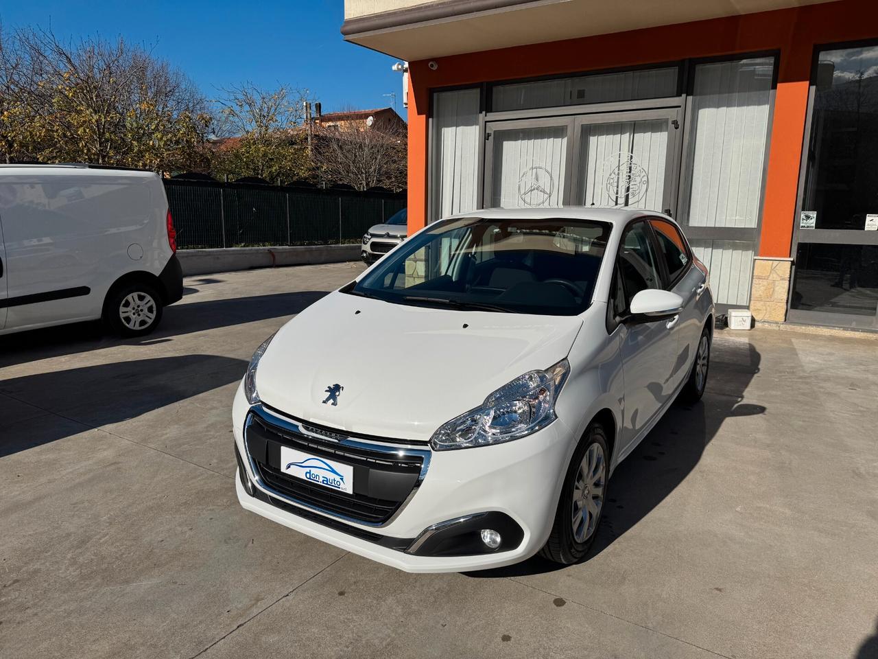 Peugeot 208 Peugeut 1.5 Hdi