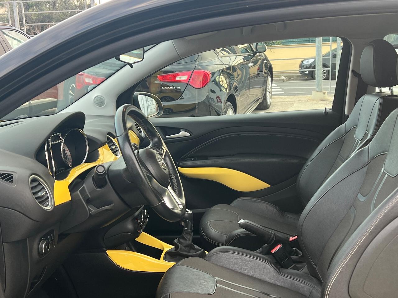 Opel Adam 1.2 70 CV Slam
