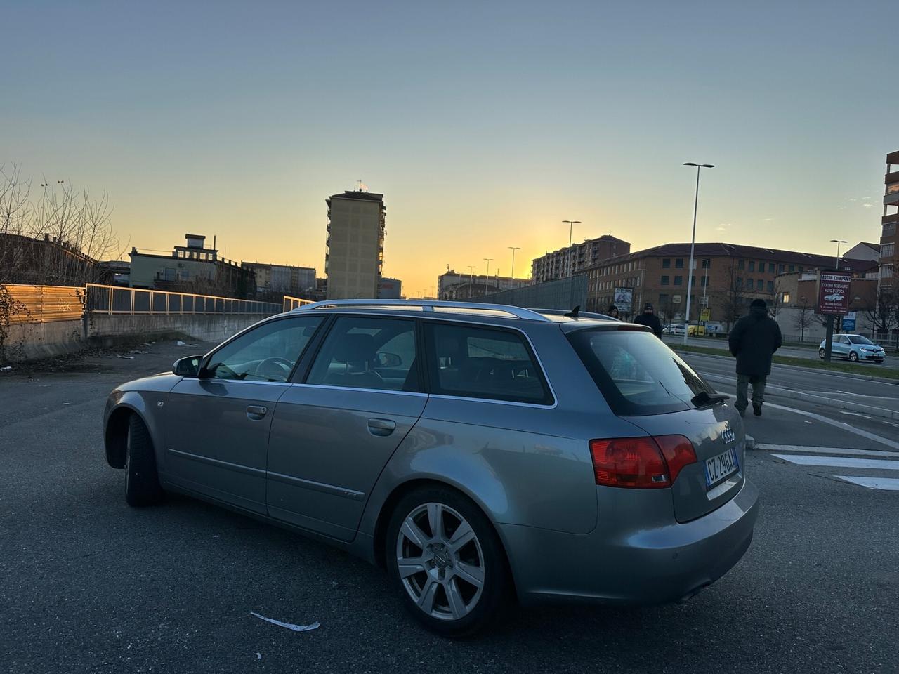Audi A4 1.9 TDI s line sport 140 cv