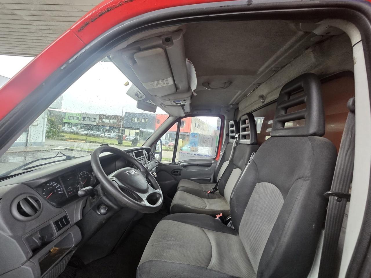 Iveco con sponda idraulica