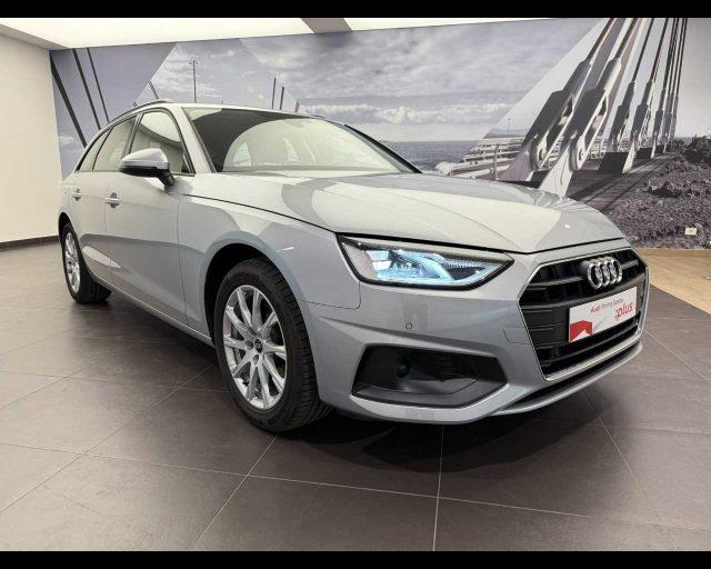 AUDI A4 Avant 30 TDI/136 CV S tronic Business Advanced