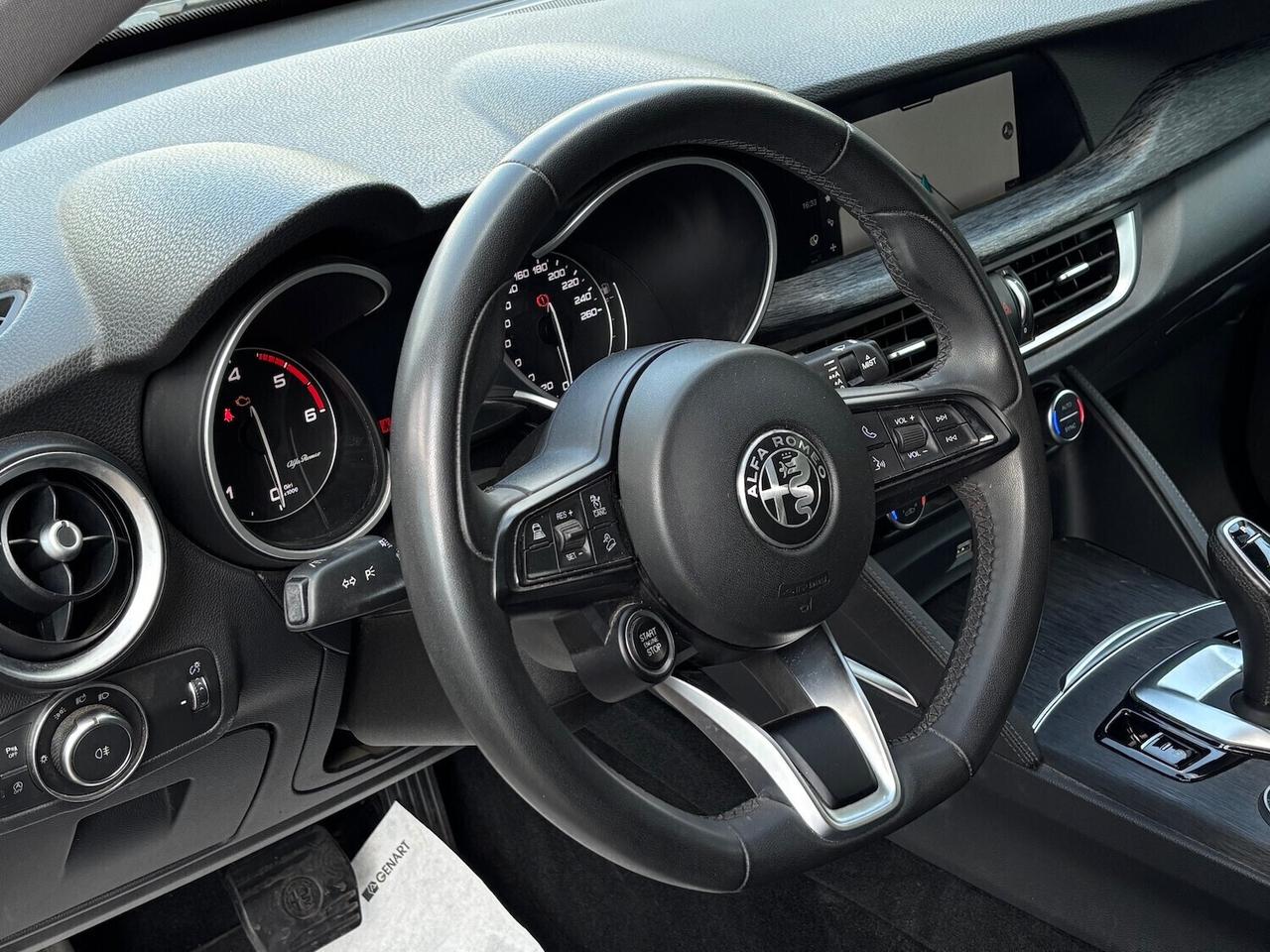 Alfa Romeo Stelvio 2.2 Turbodiesel 160 CV AT8 RWD