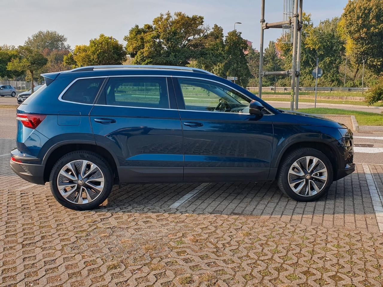 Skoda Karoq 1.5 TSI ACT DSG Style RESTYLING CON TANTI OPTIONAL - PREZZO REALE -