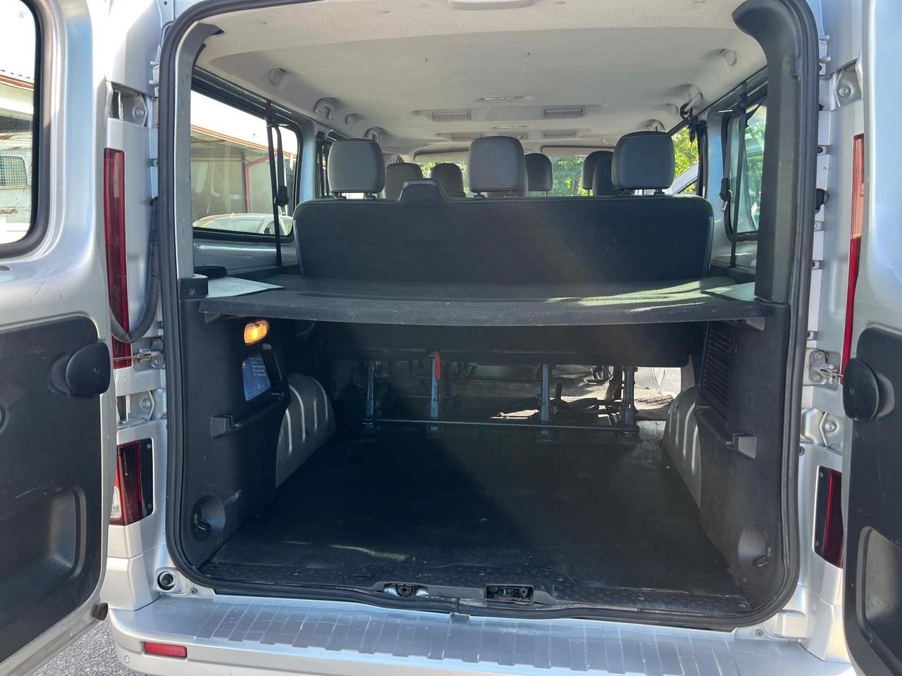 Opel vivaro combi/9 posti-1.6 bit.d-2015