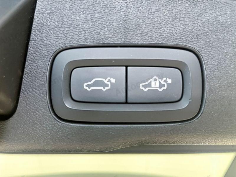 Volvo XC60 XC60 B4 (d) FWD GEARTRONIC PLUS DARK