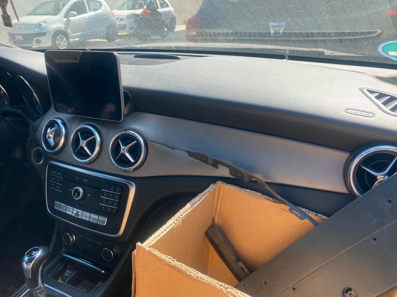 Mercedes-benz CLA 180 1.6cc benzina(PRIVATO)-2018