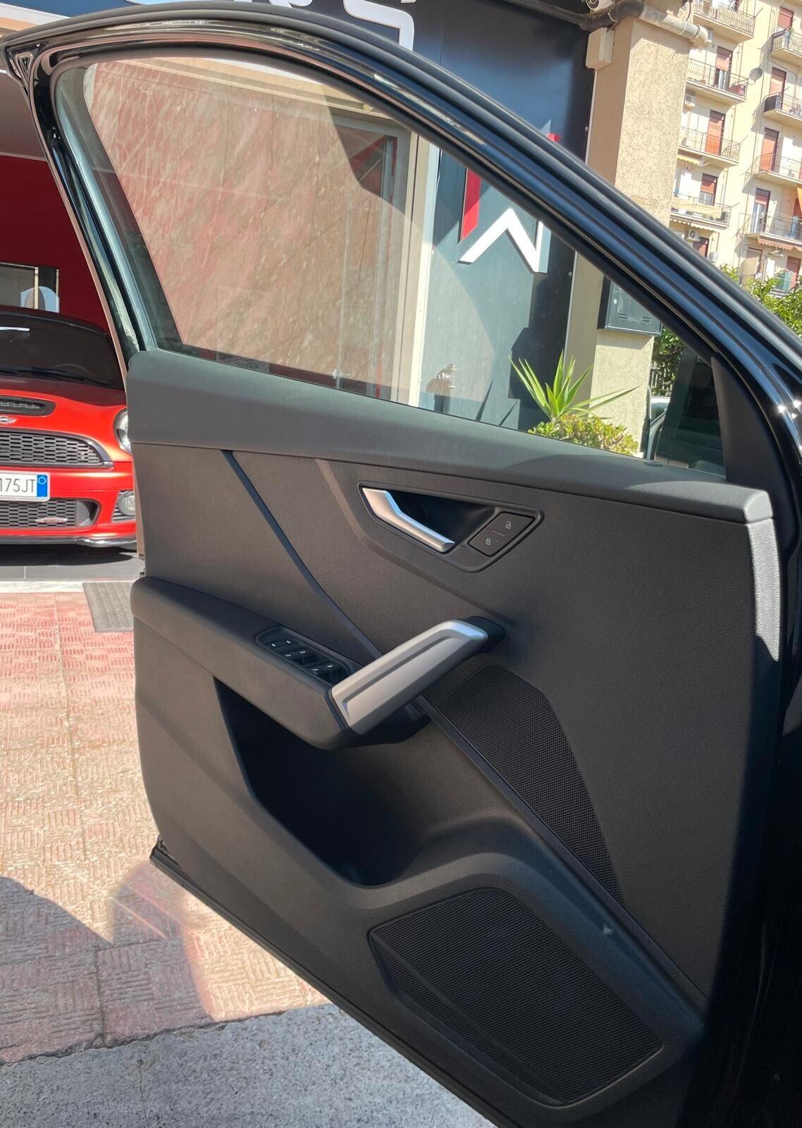 Audi Q2 30 TDI Identity Black 2024