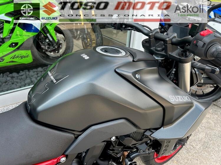 Suzuki GSX-8S