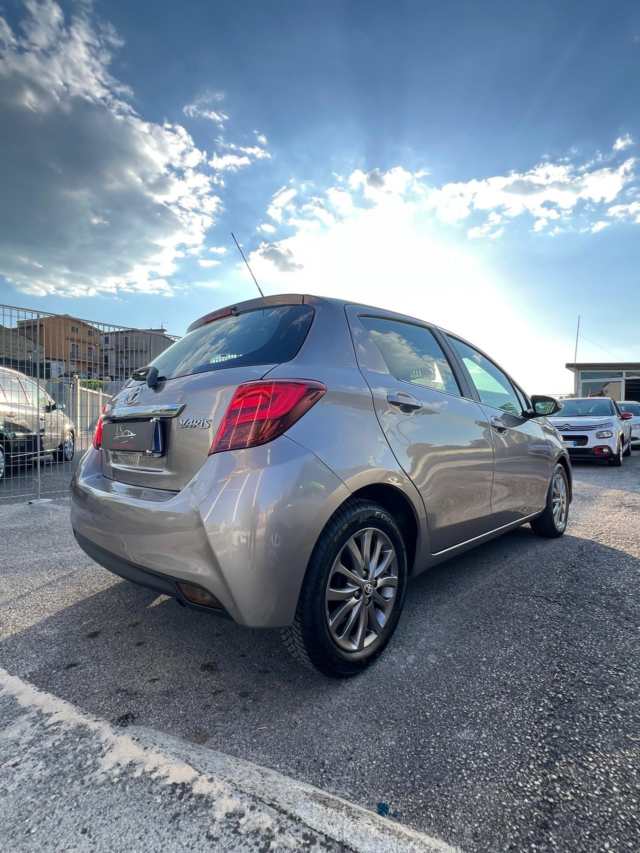 Toyota Yaris 1.0 5 porte Lounge