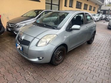 TOYOTA Yaris 1.4 D-4D 3 porte Sol