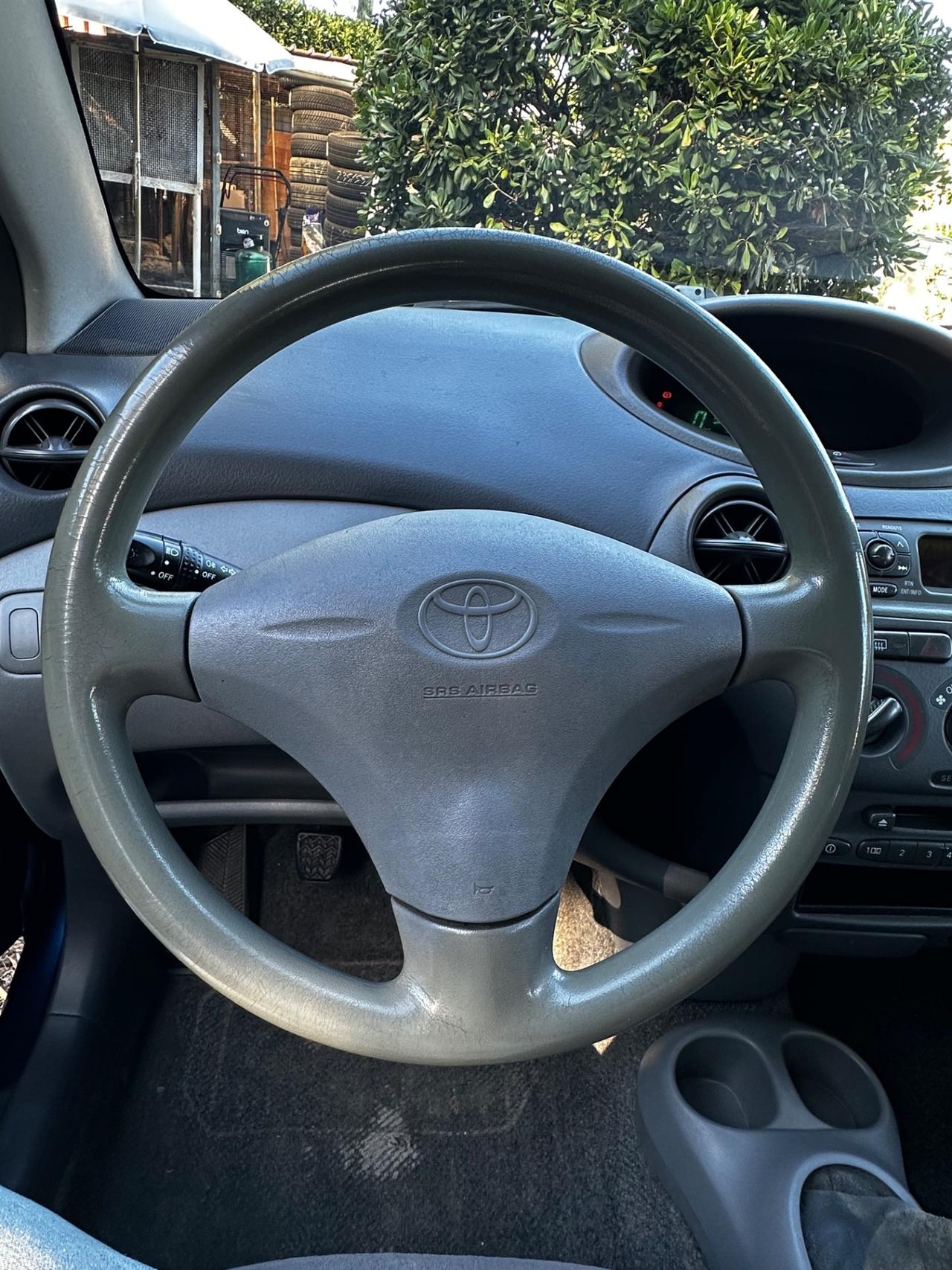Toyota Yaris 1.0i 16V cat 3 porte Sol