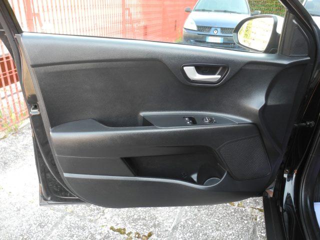 KIA Stonic 1.6 CRDi 110cv Urban -BiColor-Ok NEOPAT.- EURO 6/B