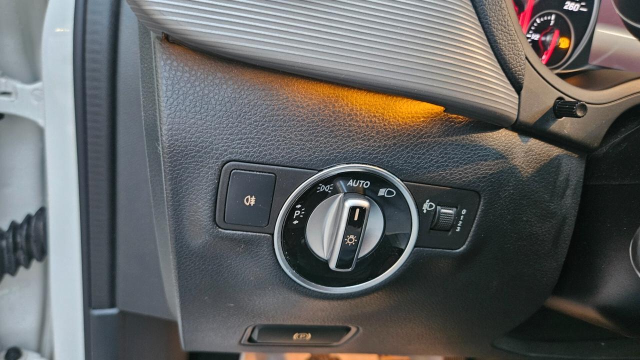 Mercedes-benz B 180 Executive BENZINA-56.000 KM !! NAVY-CAMERA