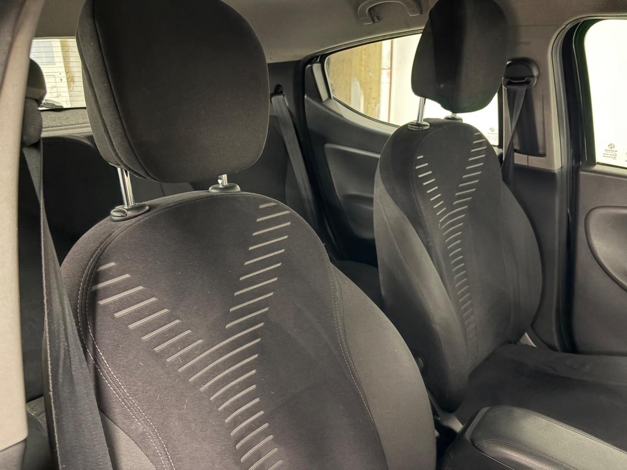 Lancia Ypsilon 0.9 TwinAir 85 CV 5 porte S&S Platinum