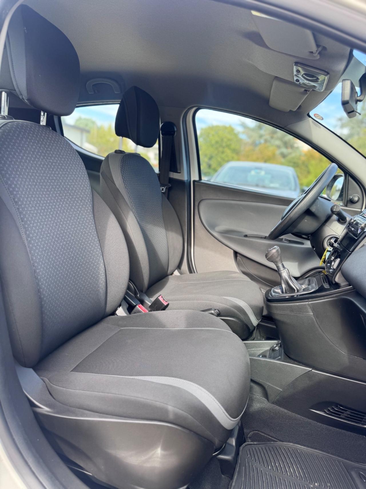 Lancia Ypsilon 1.3 MJT 16V 95 CV 5 porte S&S 30th Anniversary