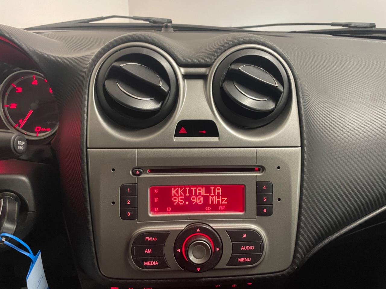 Alfa Romeo MiTo 1.6 JTDm-2 S&S Distinctive Sport Pack