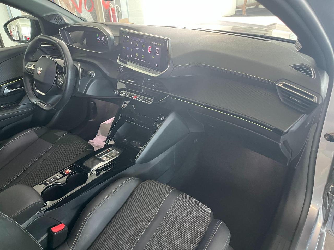 Peugeot 208 208 1.2 hybrid GT 136cv e-dcs 6