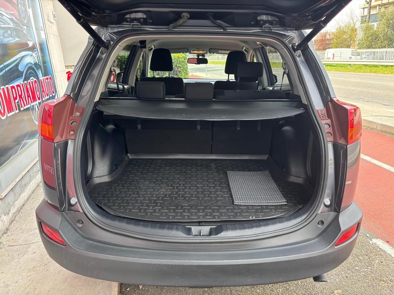 Toyota RAV 4 RAV4 2.0 D-4D 2WD