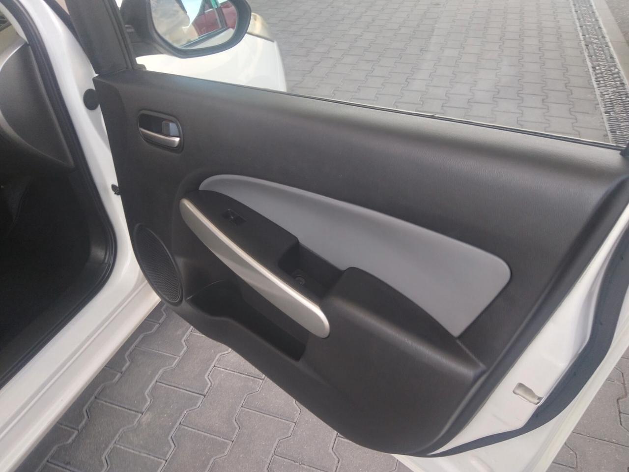 Mazda2 1.3 16V 75CV 5p. Play Gen. GPL x neopatentati