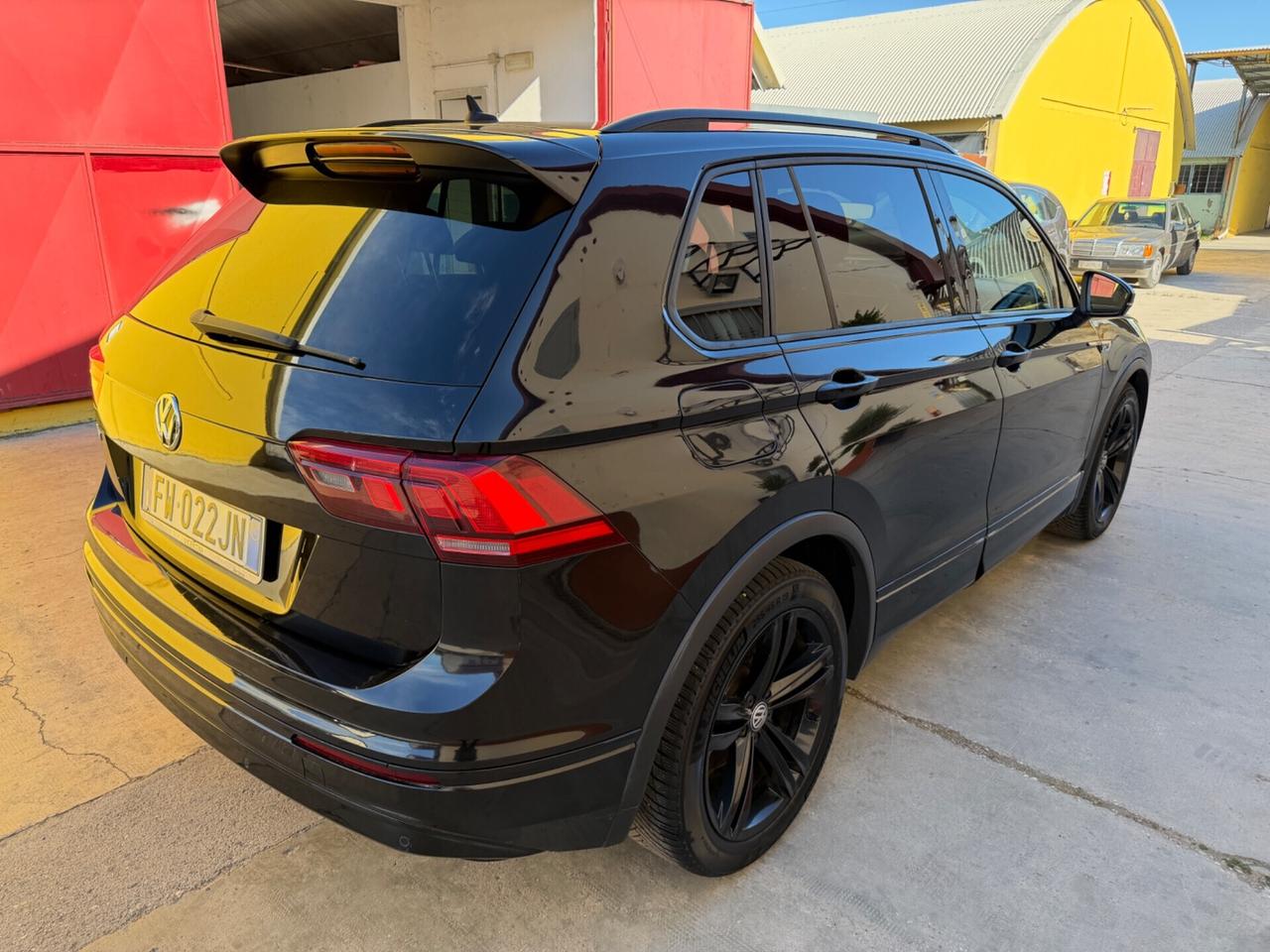 Volkswagen Tiguan 1.6 TDI R-Line - 2019